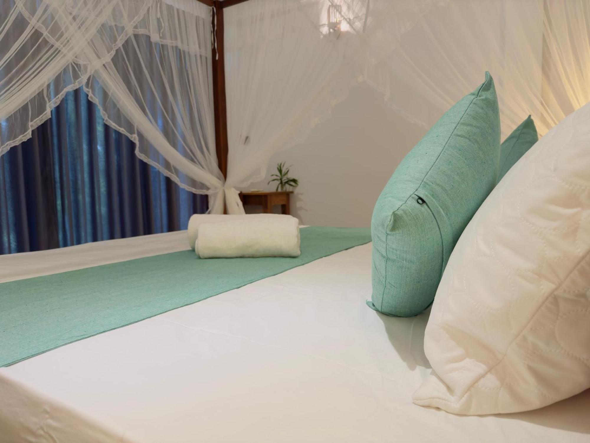 New Ocean Breeze Madiha Hotel Matara Exterior photo
