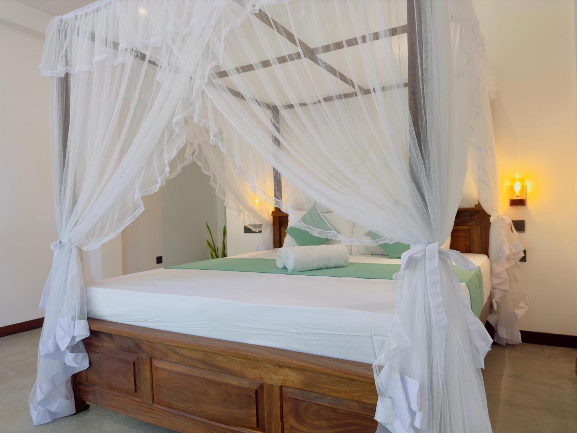 New Ocean Breeze Madiha Hotel Matara Exterior photo